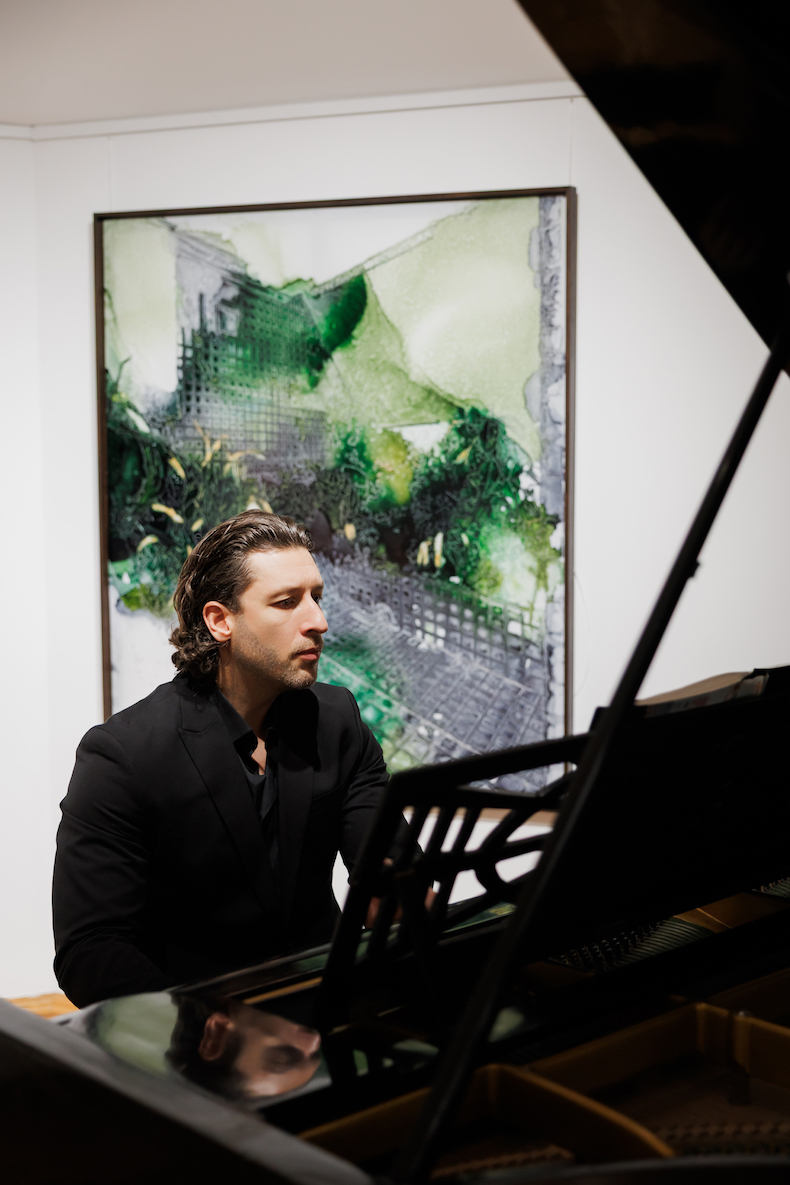 Дмитрий Сазонов