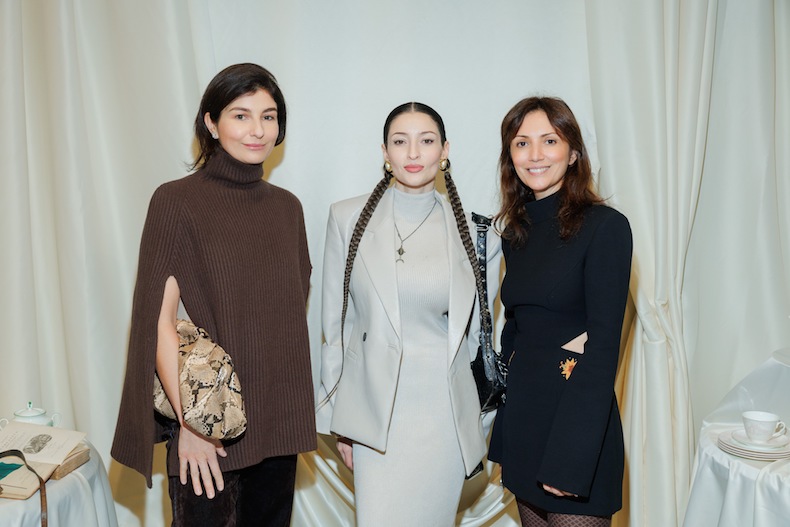 Ольга Карпова, Тамара Коблева и Карина Ошроева Ольга Карпова, Тамара Коблева и Карина Ошроева