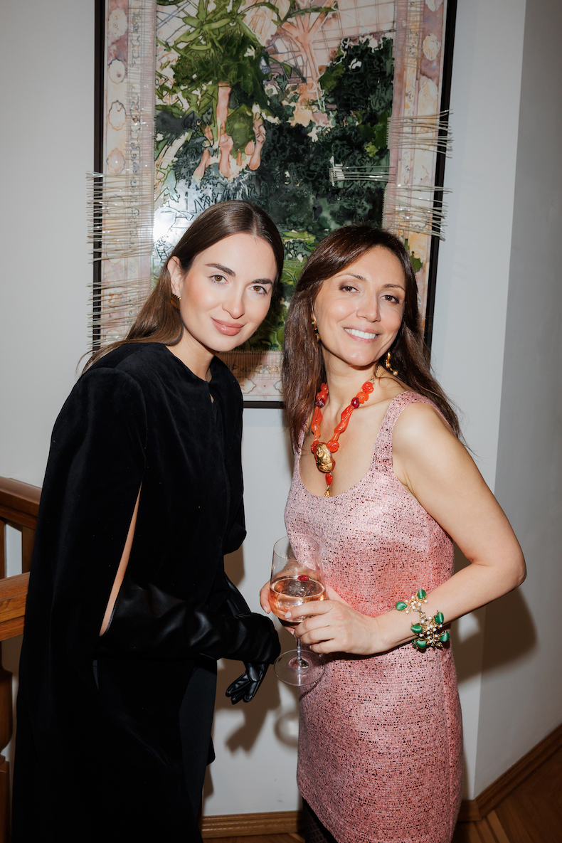 Кристина Левиева и Карина Ошроева