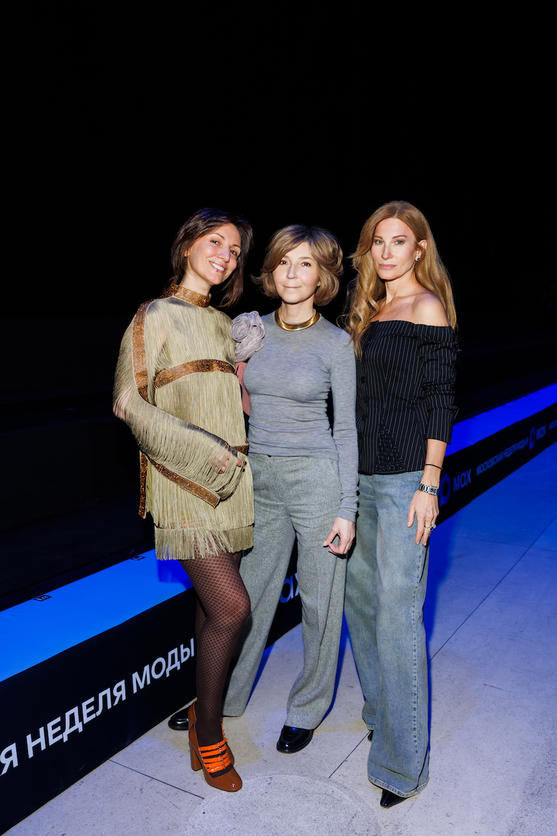 Карина Ошроева, Вика Полякова и Ольга Андрикопулос